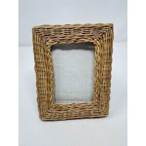 Rectangular Plastic Wicker Rattan Looking Picture Frame Photo Art 7”x5.25”